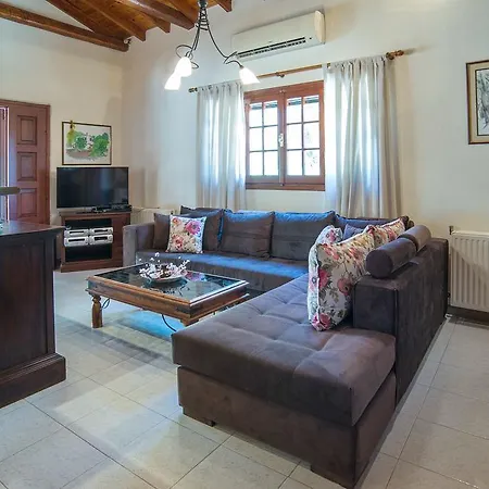 Nouritsa House